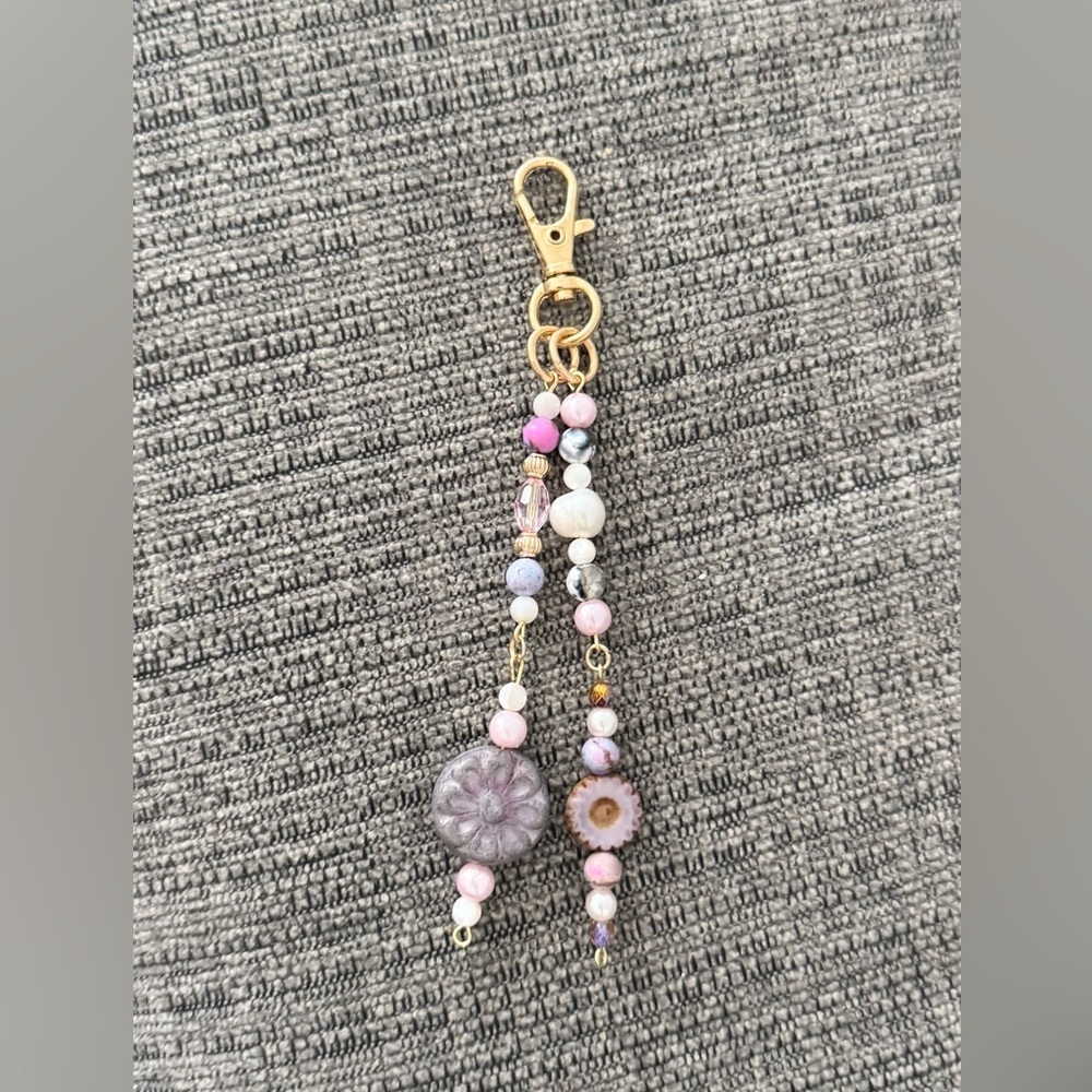 Elegant Lavender Beaded Bag Charm Keychain with Real Pearl and Gold Tones - Picture 4 of 4